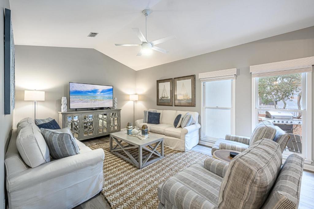 Μια τηλεόραση ή/και κέντρο ψυχαγωγίας στο A Wave From It All