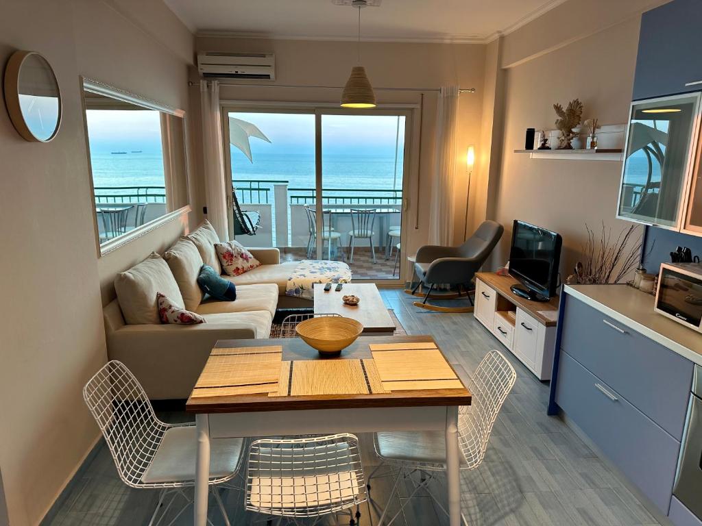 Summertime Luxury Apartment with amazing Sea View - Image 9