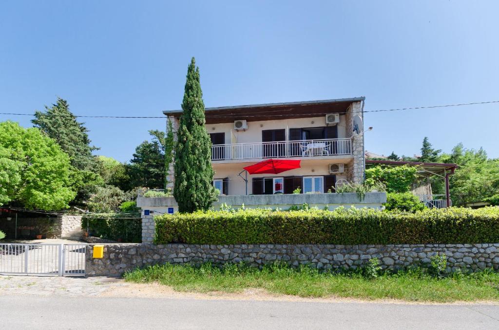 Budova, v ktorej sa apartmán nachádza