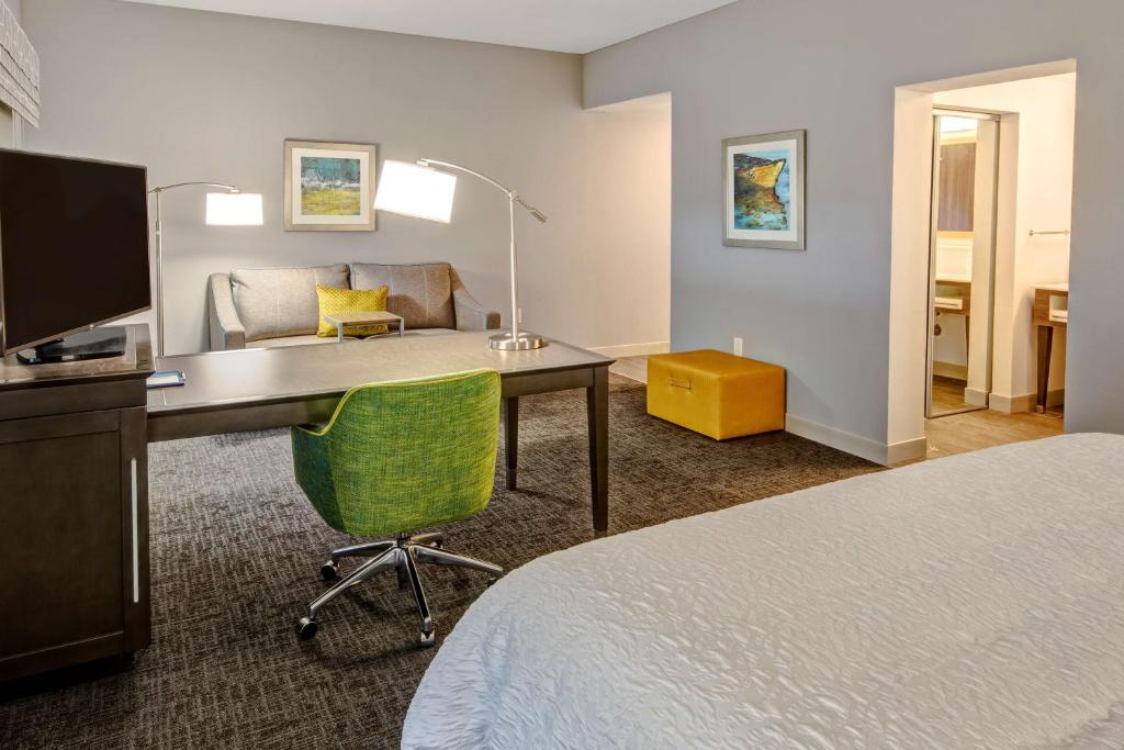 Hampton Inn & Suites San Jose Airport photo