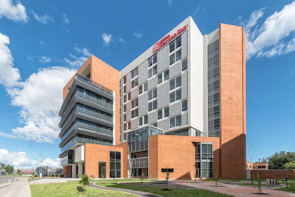 uma representação do edifício de escritórios no campus em Hilton Garden Inn Bogota Airport em Bogotá