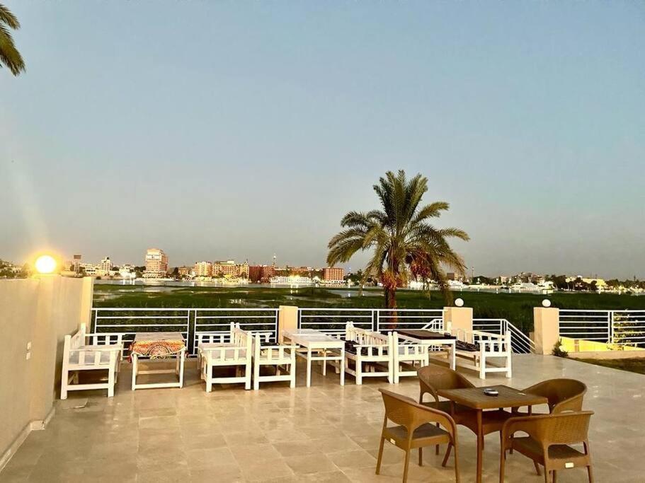 Μπαλκόνι ή βεράντα στο Royal Nile Villa - Nile View Apartment 1