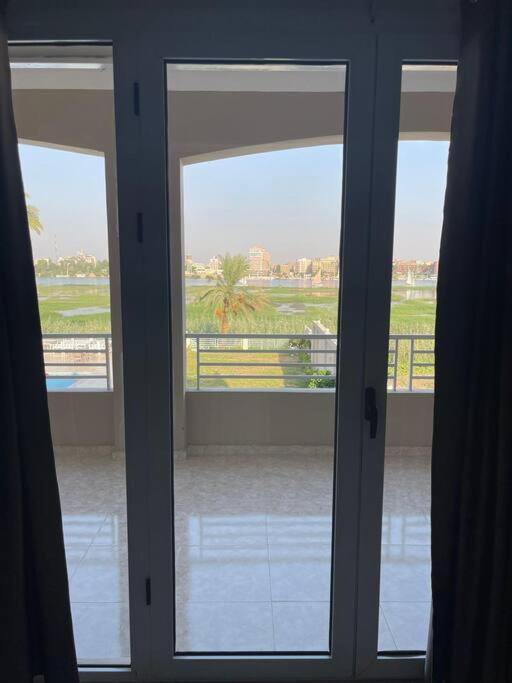 Μπαλκόνι ή βεράντα στο Royal Nile Villa - Nile View Apartment 1