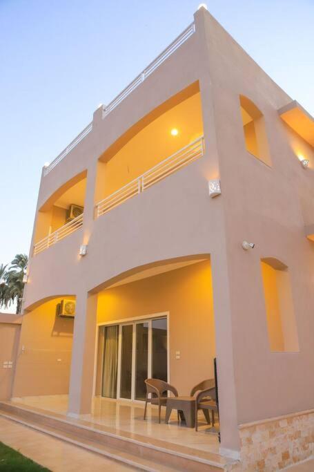 Μπαλκόνι ή βεράντα στο Royal Nile Villa - Nile View Apartment 1