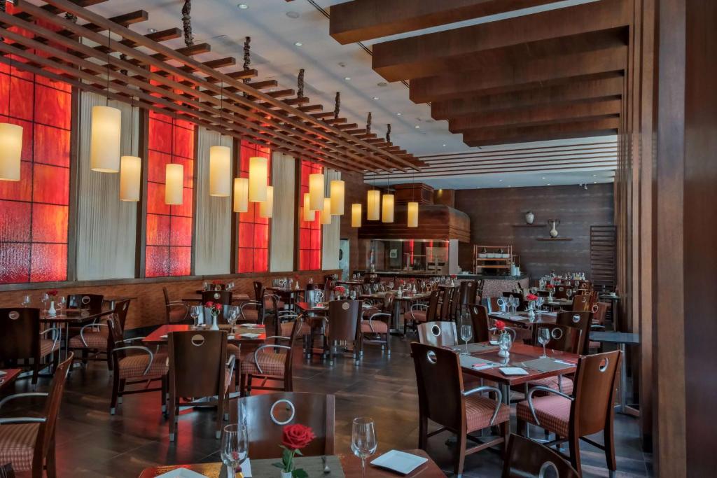 Restaurace v ubytování Hilton Colon Guayaquil Hotel