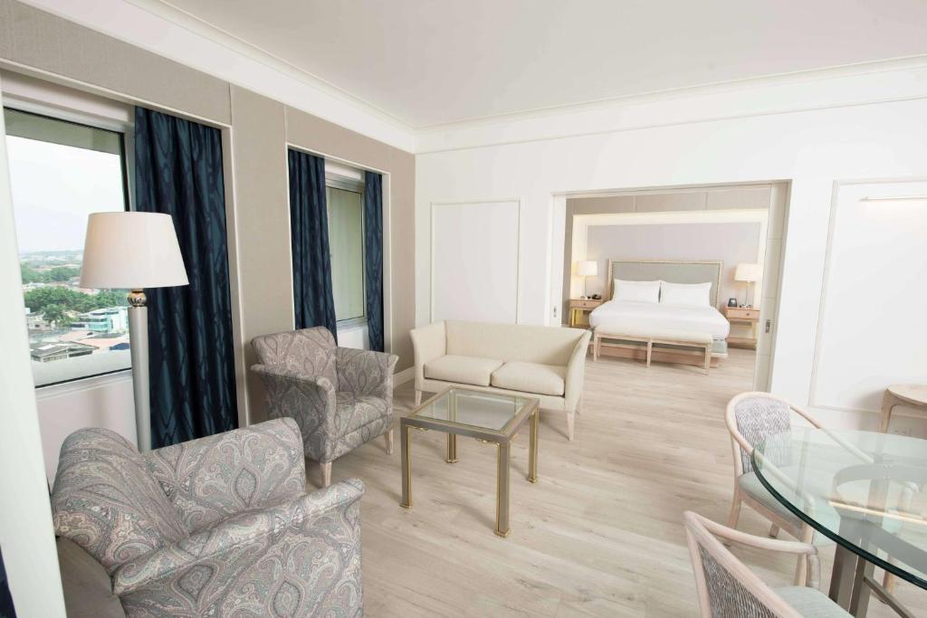 Posezení v ubytování Hilton Colon Guayaquil Hotel