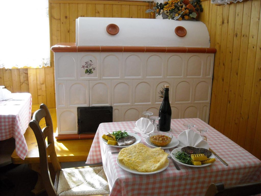 Jídlo v hotelu nebo okolí