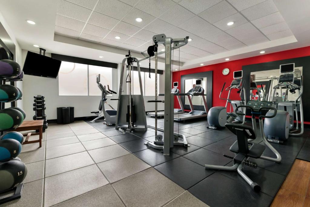 Fitness centrum a/nebo fitness zařízení v ubytování DoubleTree by Hilton Queretaro