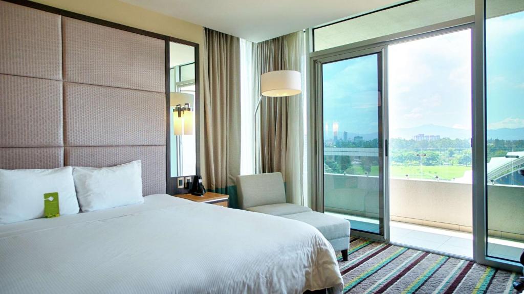 Hilton Garden Inn San Jose La Sabana, Costa Rica - Habitación King Con Balcón