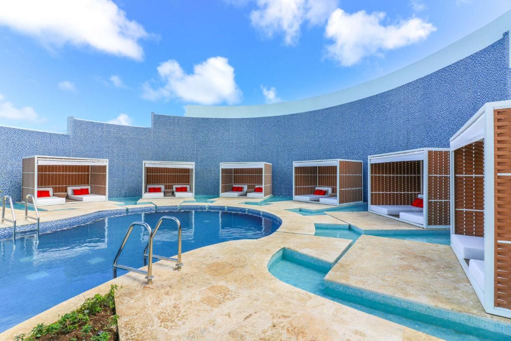 Bazén v ubytování Harbor Club St Lucia, Curio Collection by Hilton nebo v jeho okolí