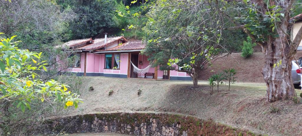 Zahrada ubytování Chalé Araras Itaipava Petrópolis , 3Km da BR, 9Km de Itaipava, 100mts centrinho de Araras