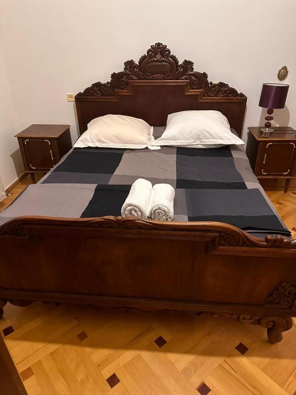 Postel nebo postele na pokoji v ubytování Maximus Wine Cellar & Guest House,Bagdati Wine House