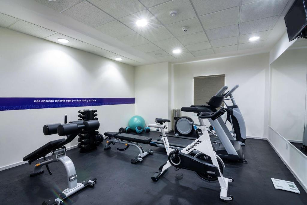 Fitness centrum a/nebo fitness zařízení v ubytování Hampton by Hilton San Juan del Rio