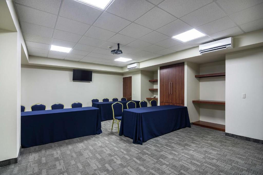 Konferenční prostory v ubytování Hampton by Hilton San Juan del Rio