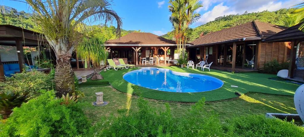 Piscina a Villa Totiri o a prop