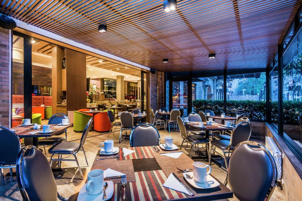 Posezení v ubytování Embassy Suites by Hilton Bogotá - Rosales