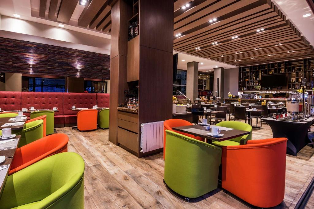 Posezení v ubytování Embassy Suites by Hilton Bogotá - Rosales