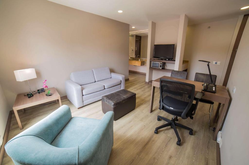 Posezení v ubytování Embassy Suites by Hilton Bogotá - Rosales