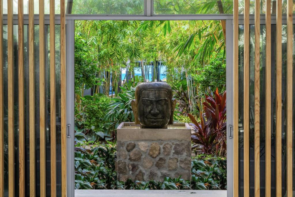 Zahrada ubytování Koi Resort Saint Kitts, Curio Collection by Hilton