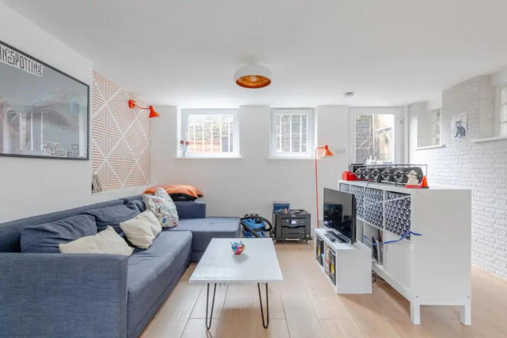 & Cosy 1BD Flat Dalston, London (updated prices 2024)