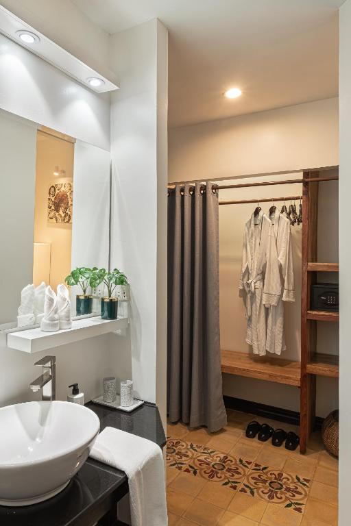 Pavillon d'Orient Boutique Hotel - Luxe Eenpersoonskamer Met Balkon