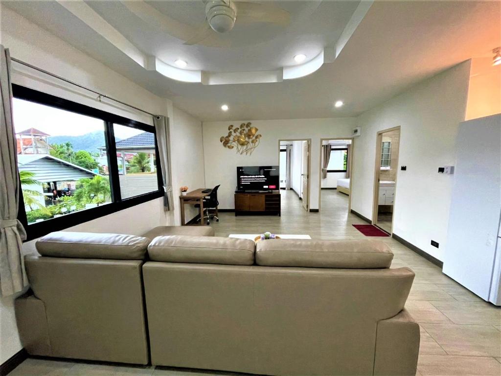 Posezení v ubytování Kamala Fantasy 5 Bedroom Modern Private Pool Villa
