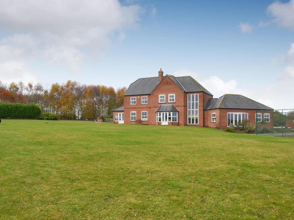 Ryelands House