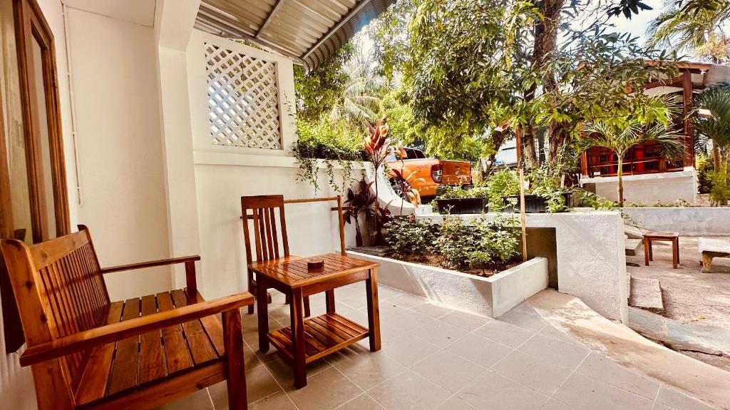Vườn quanh Vida Loca Sunset Beach Resort
