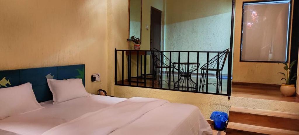Saveda Farm & Cottages - Single Room With Balcony