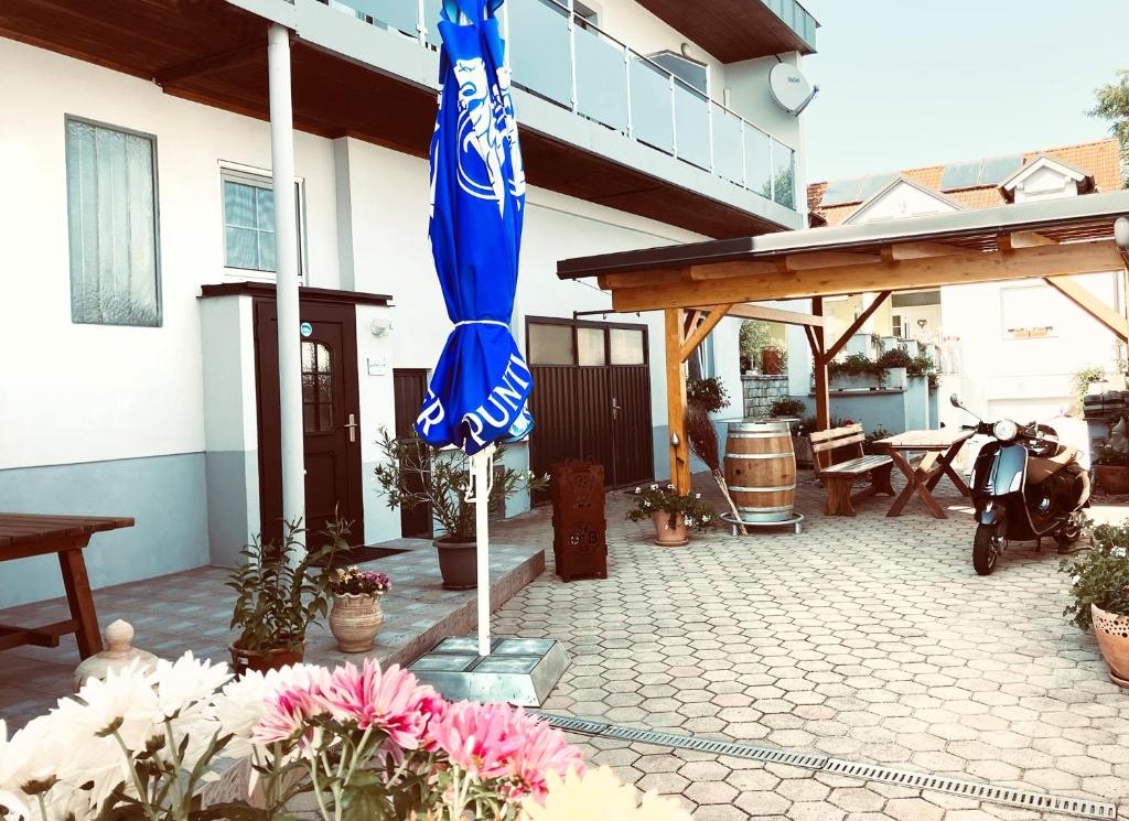 Patio nebo venkovní prostory v ubytování Pension Seeblick Latzko