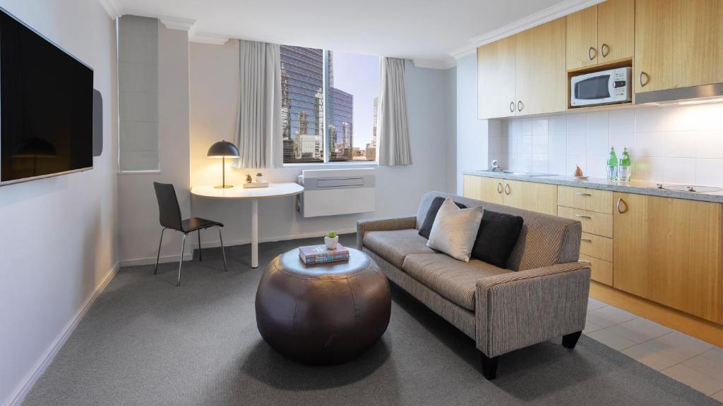 Kuchyň nebo kuchyňský kout v ubytování Oaks Perth Hotel