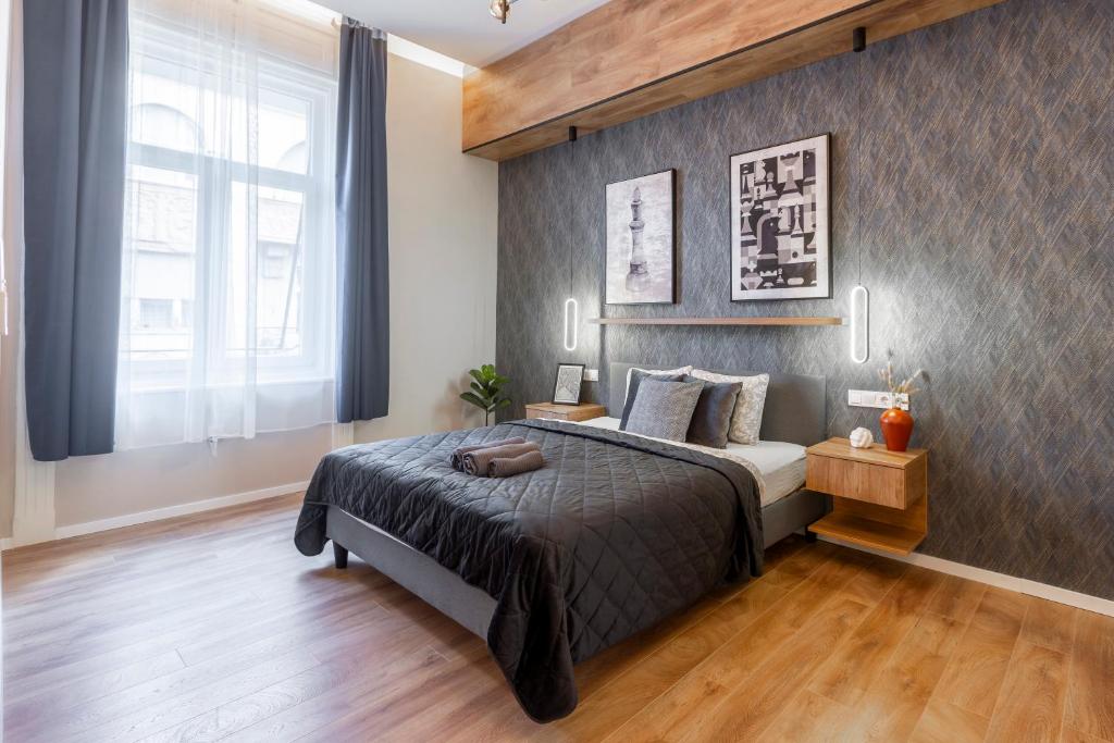 Exclusive Dohany Apartment With Balcony next to the New York Café 1074 Budapest, 58 Dohány utca kép - 1