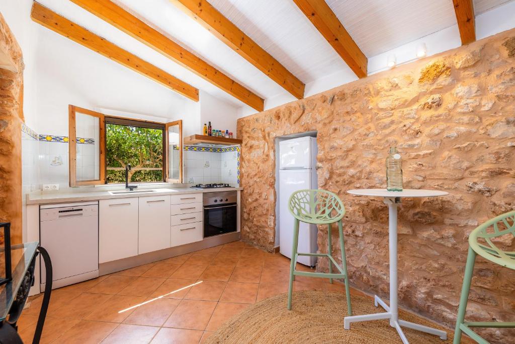 Kuchyň nebo kuchyňský kout v ubytování Finca Can Hostalet