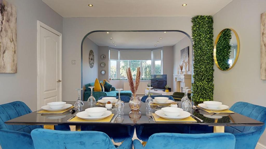 Valley Rd Nottingham, 5 Beds Detached Home Long stays for