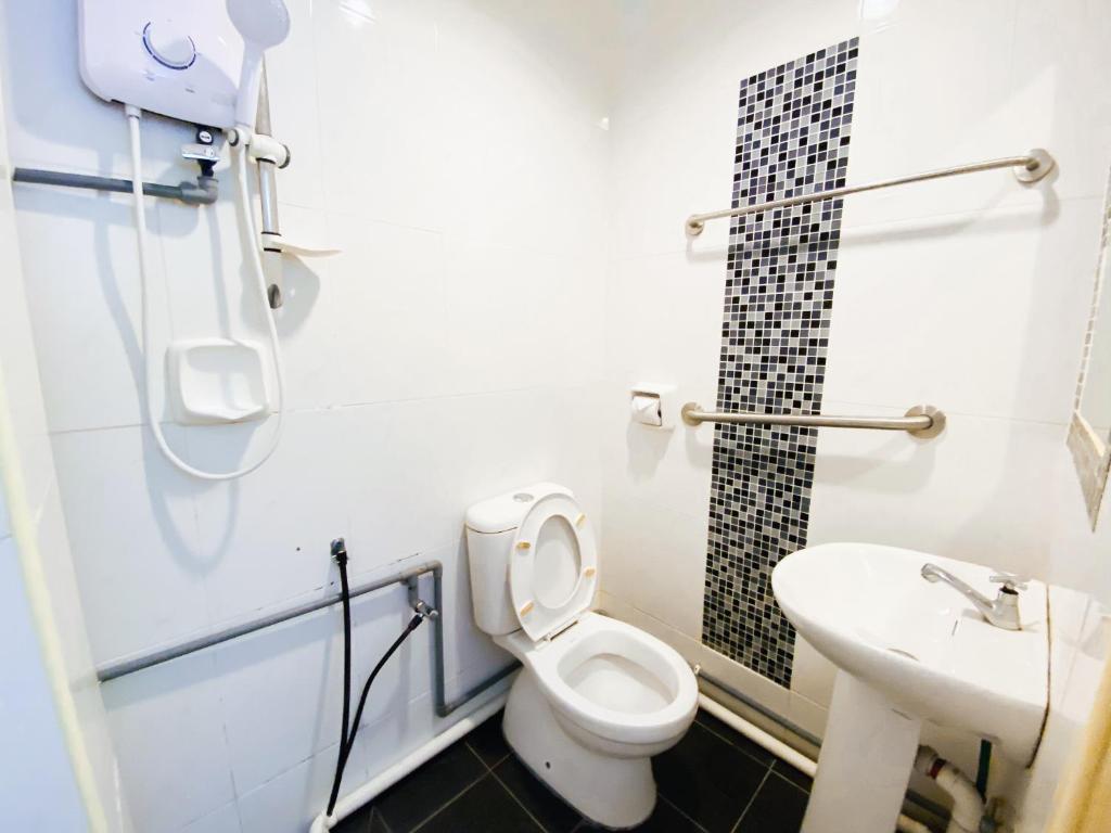 Sun Inns Hotel Equine, Seri Kembangan - Family Room 3 With Window