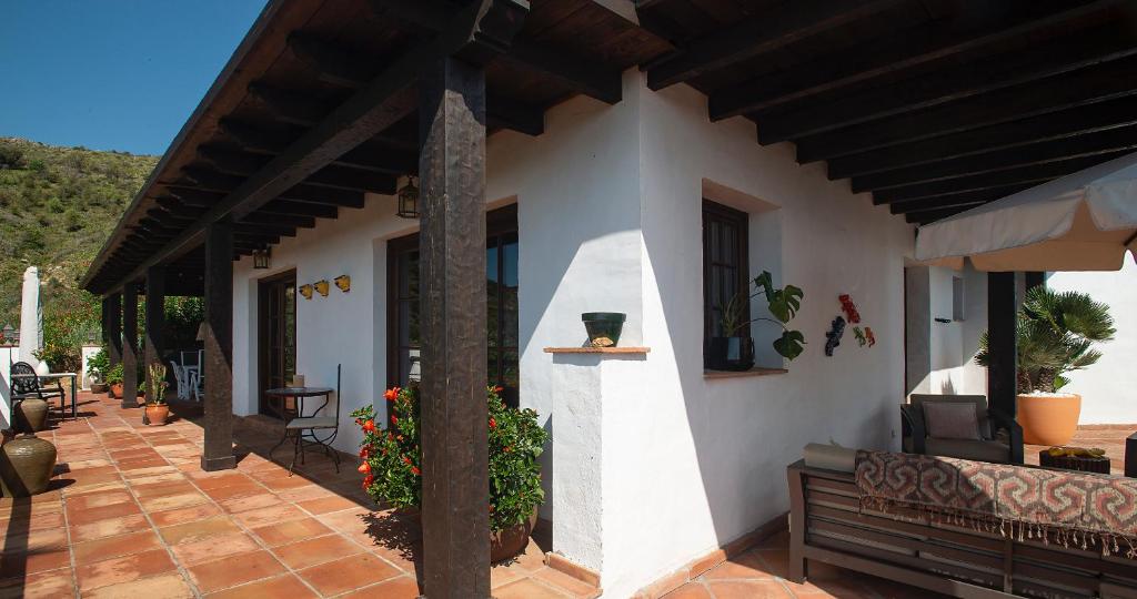 Fotografia z galérie ubytovania Private villa with pool and amazing views v destinácii Casares