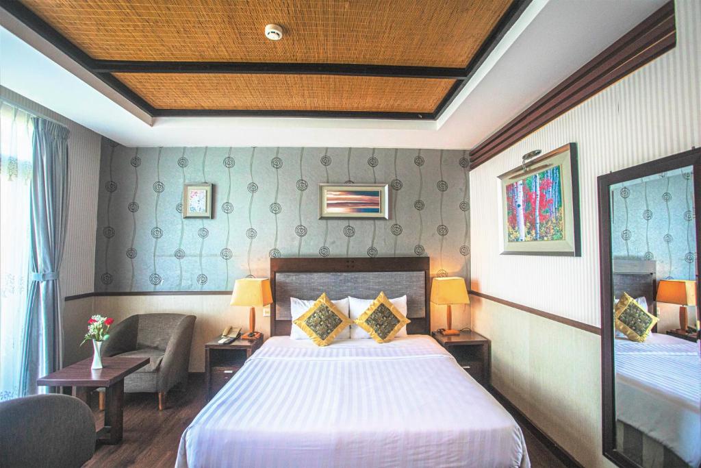 Phòng Deluxe Đôi Nhìn ra 1 Góc Biển