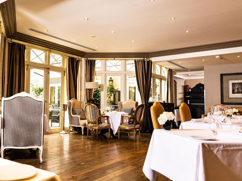 Restaurace v ubytov&aacute;n&iacute; Castille Paris &ndash; Starhotels Collezione