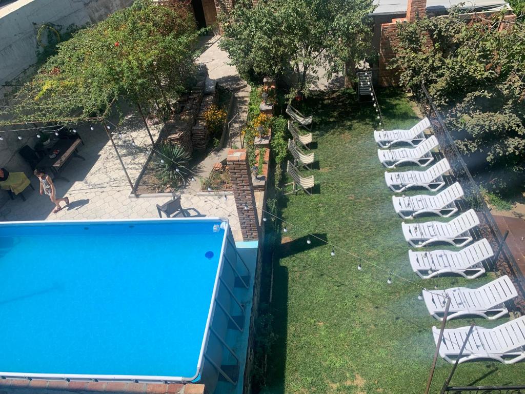 Bazén v ubytování Zandarashvili Guest House nebo v jeho okolí