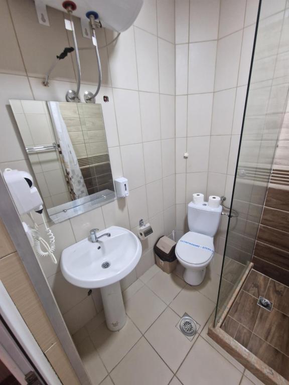 Koupelna v ubytování Hotel Saradis