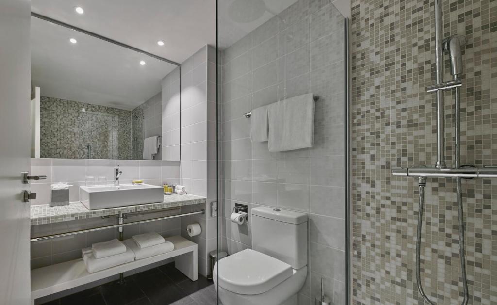 Un baño de Marriott Hotel The Hague