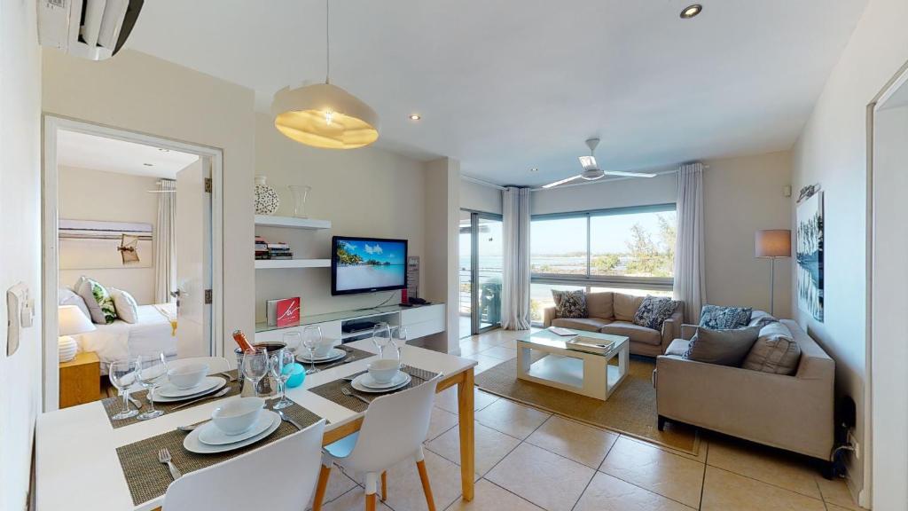 Bon Azur Beachfront Suites & Penthouses by LOV Mauritius - 16