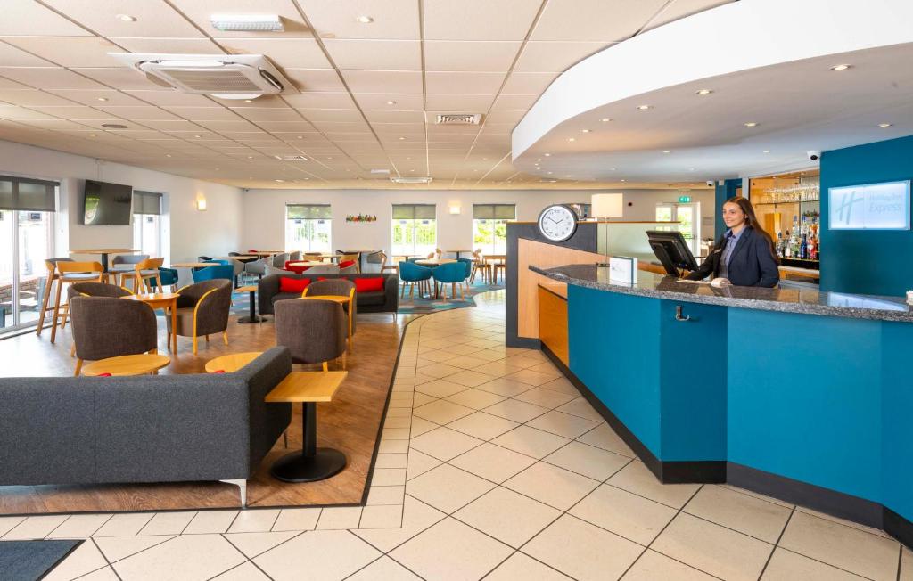 Restaurace v ubytování Holiday Inn Express Gloucester - South by IHG