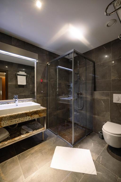 Koupelna v ubytování Hotel Prishtina