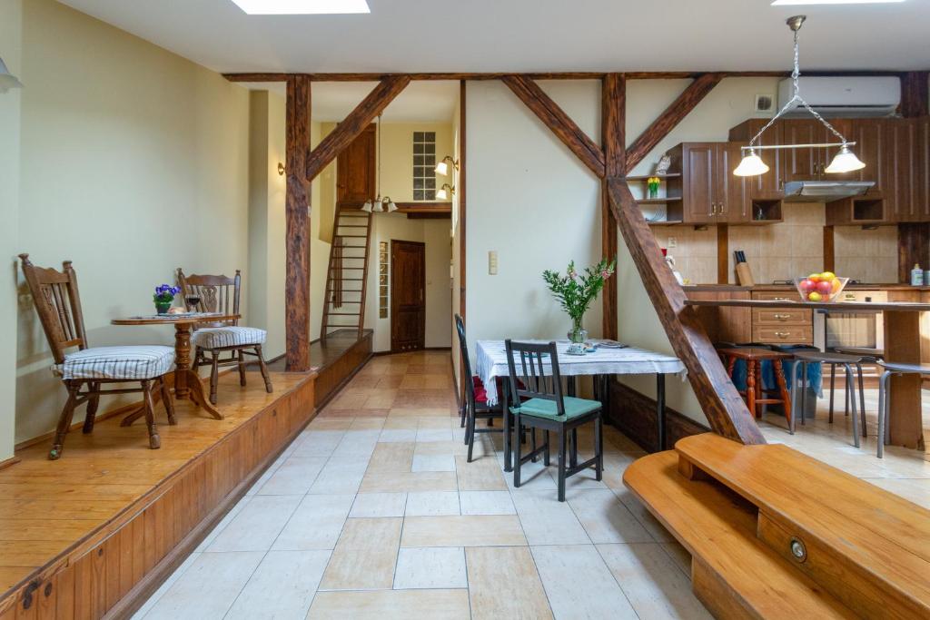 Posedenie v ubytovaní Barbakan gate apartment