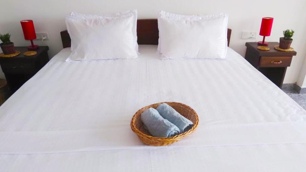Postel nebo postele na pokoji v ubytování WILD FORTRESS HOTEL Sigiriya