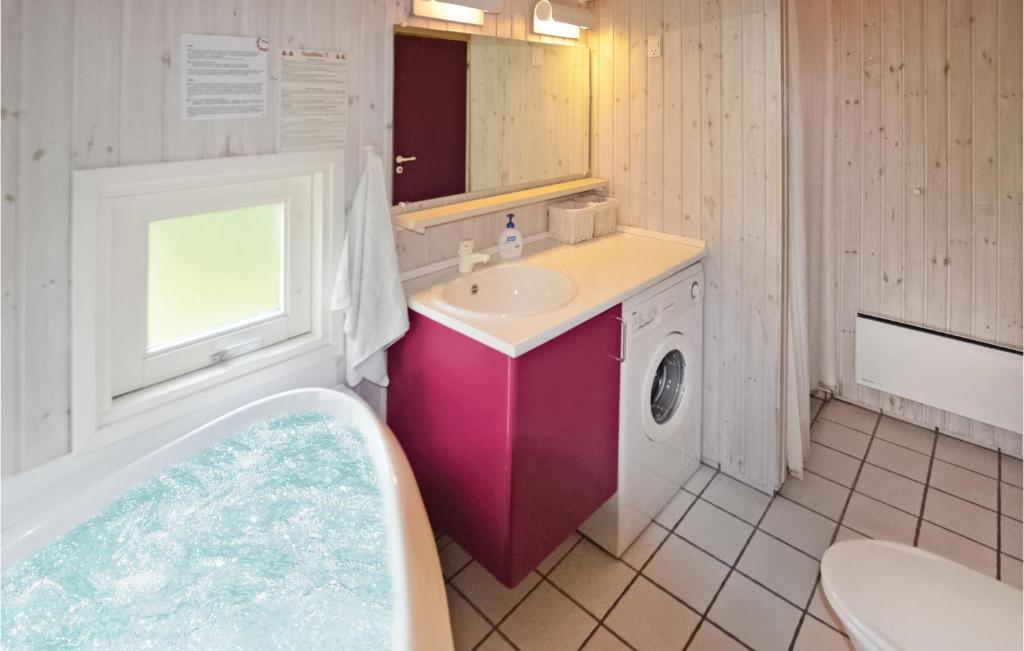 Koupelna v ubytování Holiday Home Otterup With Sauna 303