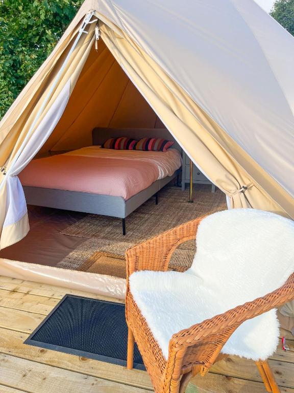 Foto dalla galleria di Greystones Glamping Tent 5 a Greystones