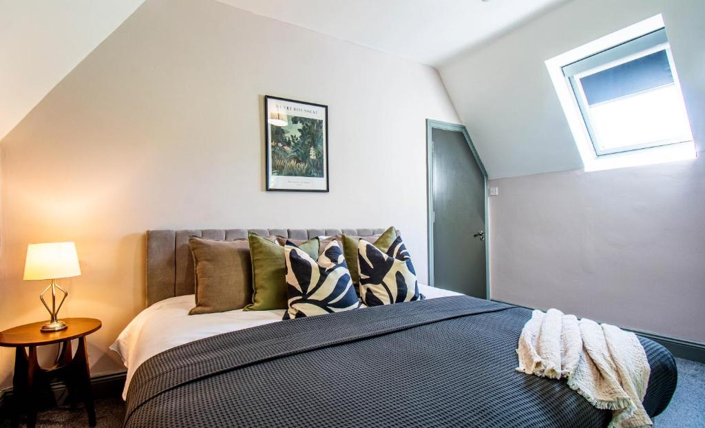 Eton House - Self Check-In, Ensuite Rooms & Self-Catering Studios photo