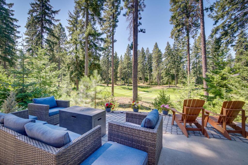 Stunning Cle Elum Retreat with Fire Pit and Hot Tub!, Cle Elum (updated